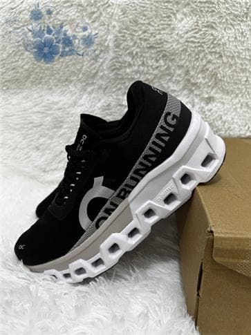 新品 On Cloudmonster2 ブラックスニーカー 24.5cm