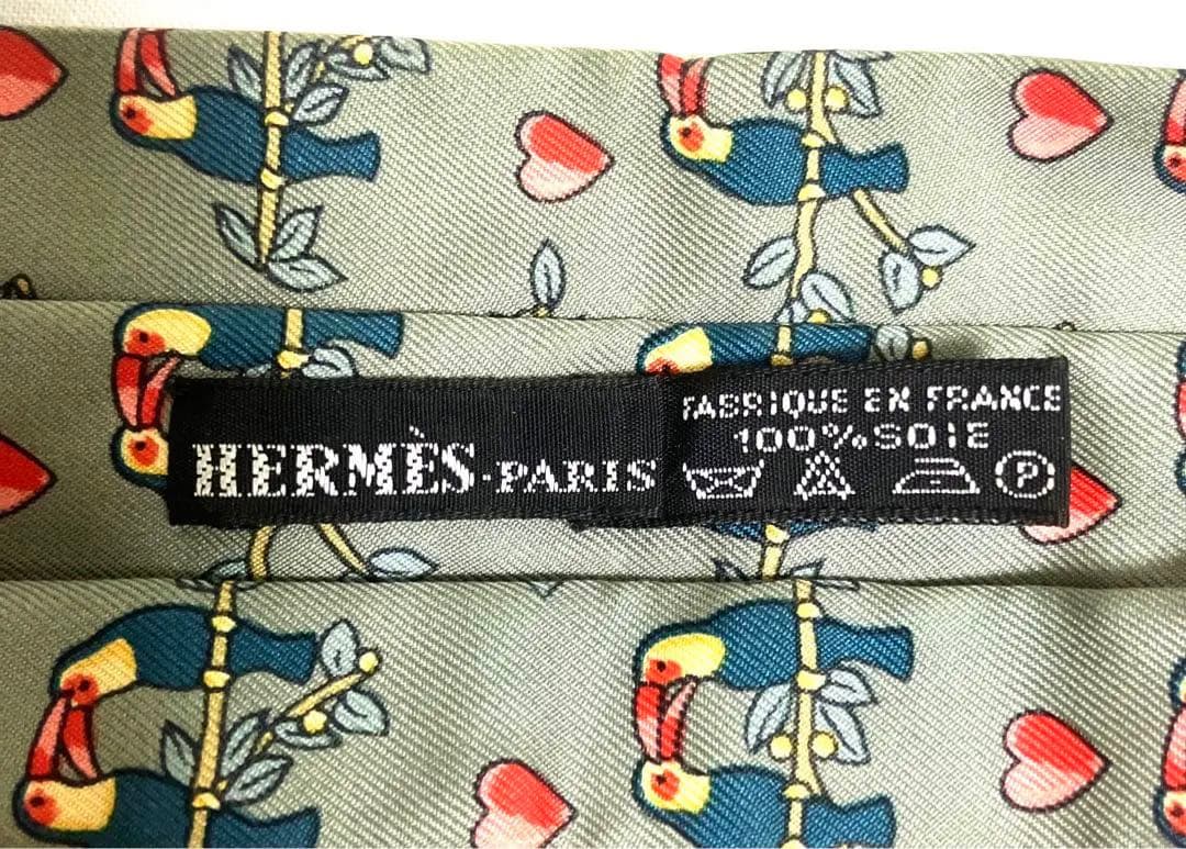 HERMES エルメス　シルクスカーフ　アスコットタイ　オウム柄