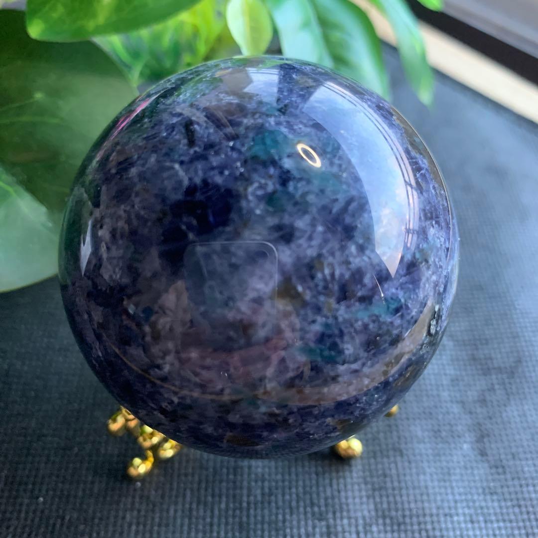 アイオライトスフィア約60mm 高品質　グリーンカイヤナイト・リモナイト共生