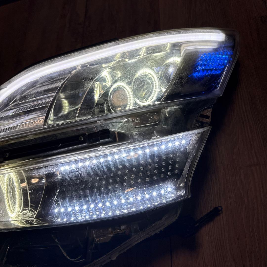 送料込み　20 ヴェルファイア ヘッドライト カスタム　助手席側