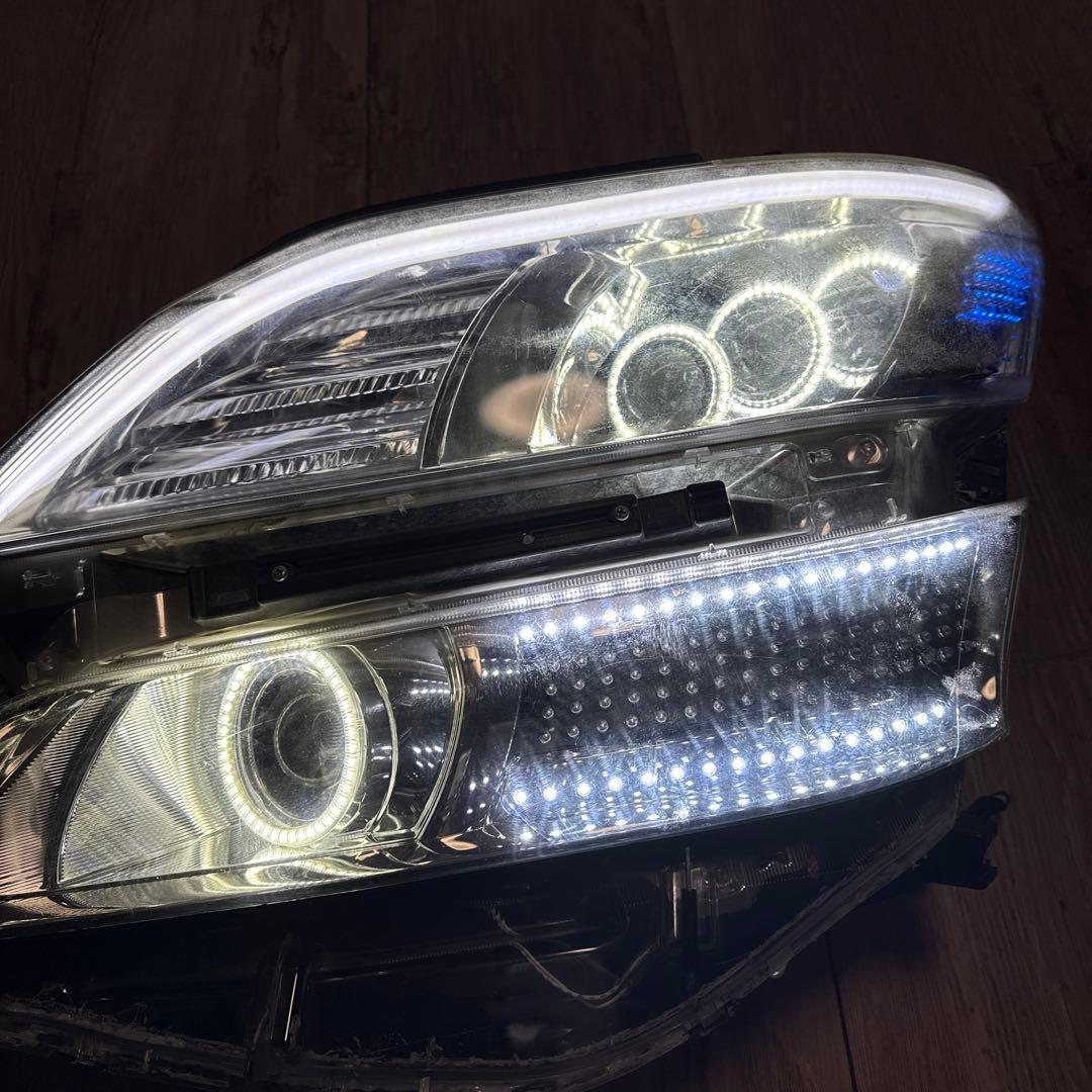 送料込み　20 ヴェルファイア ヘッドライト カスタム　助手席側