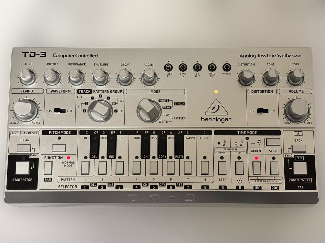 【極美品】Behringer TD-3 アナログ ベースライン シンセサイザー