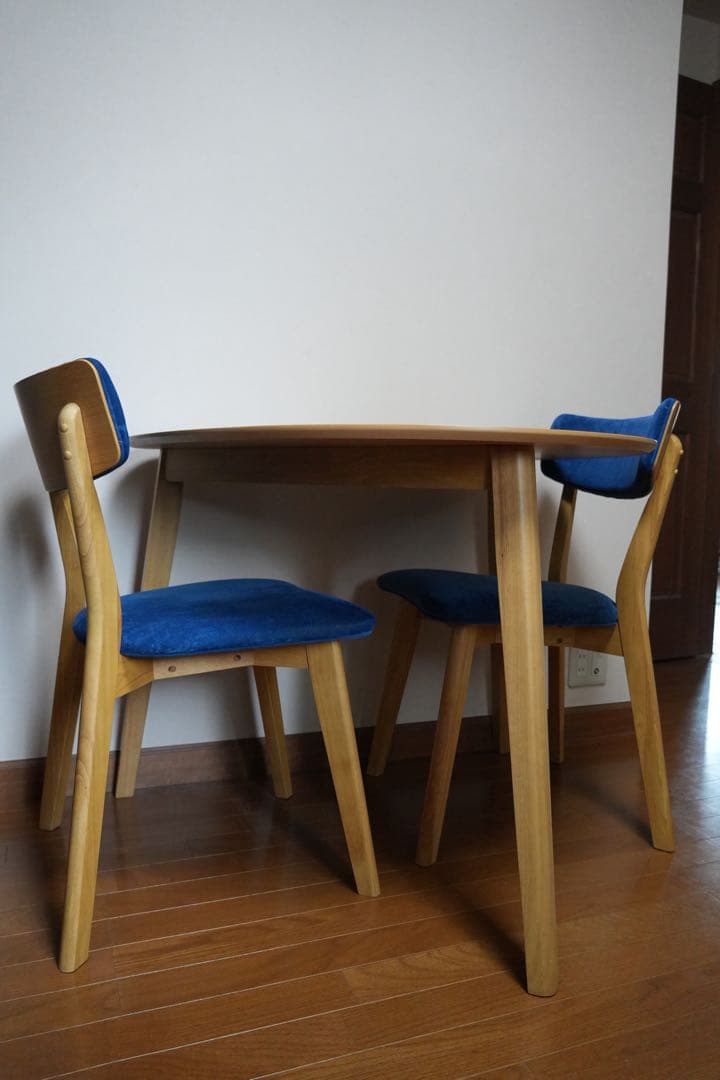 【美品】ピングーテーブルとチェア2脚セット(直接引取りOK)