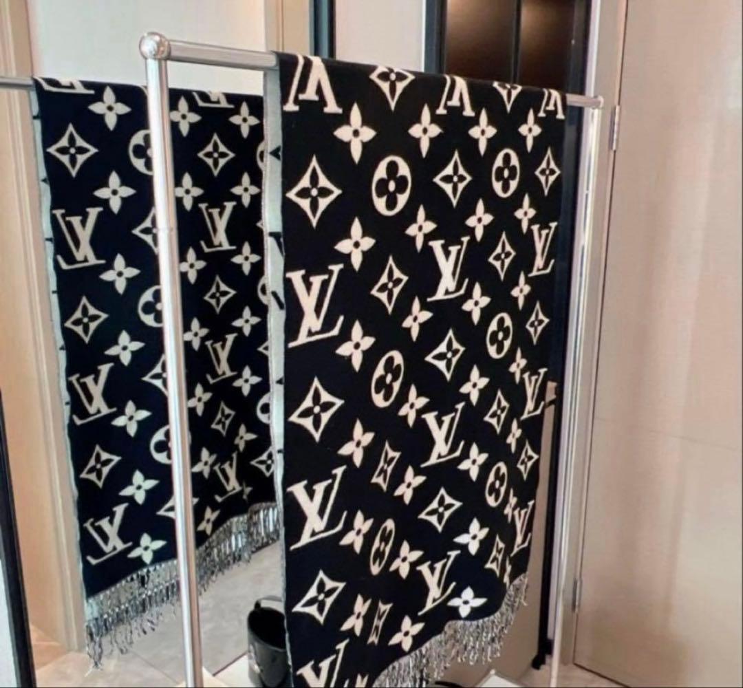 ルイヴィトン マフラー ノベルティー