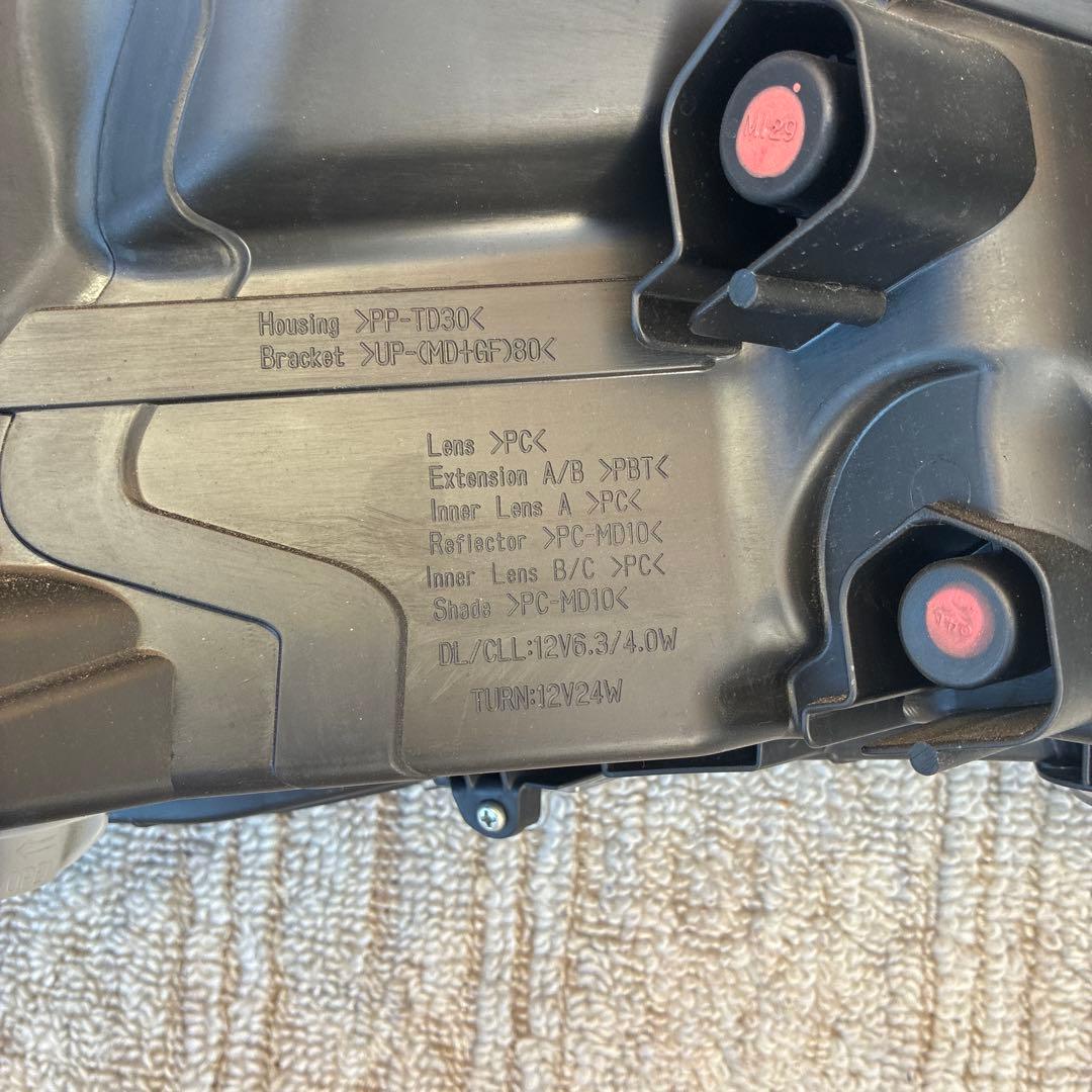 アクア　純正ヘッドライト　左側　MXPK10