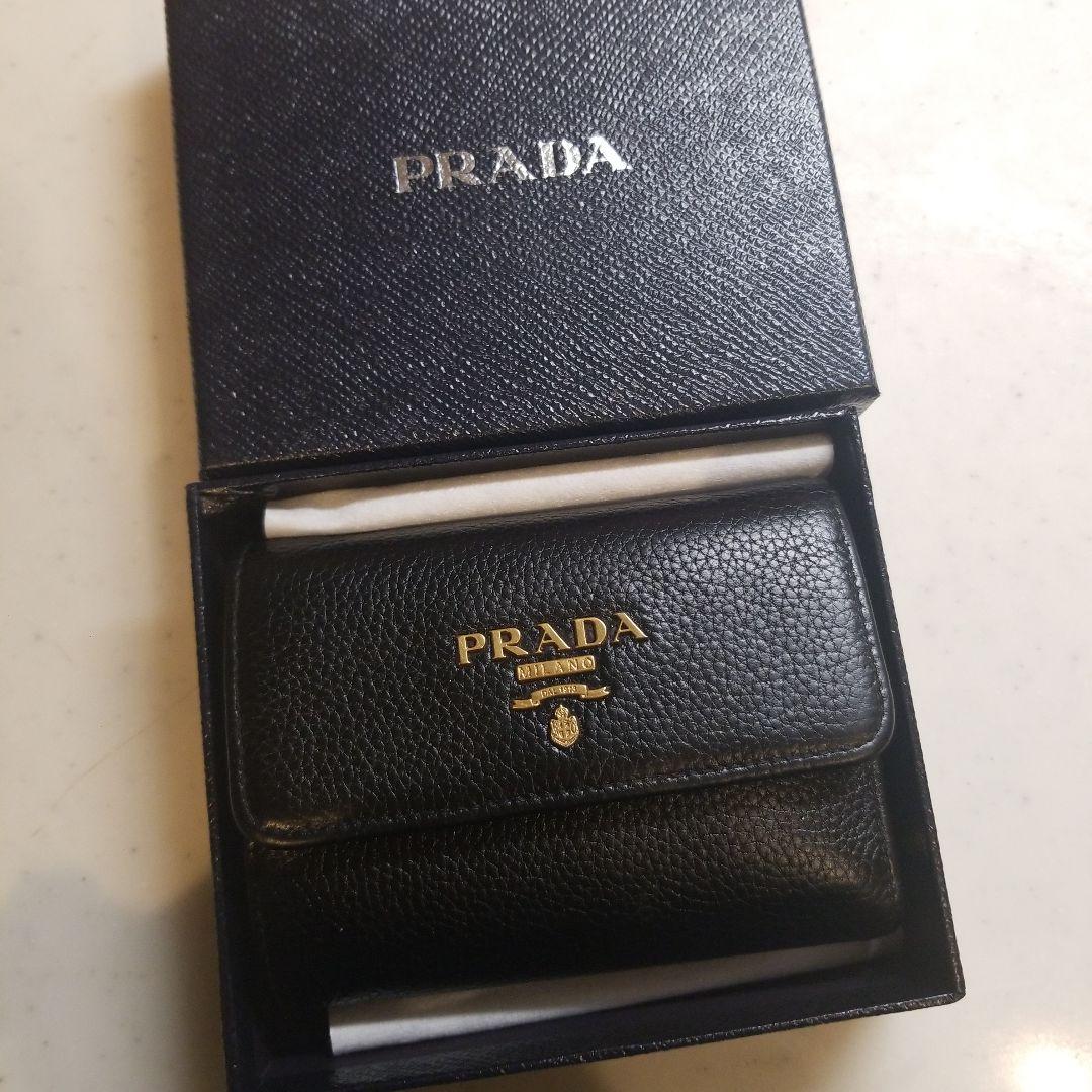 PRADA 三つ折り財布 ダイノレザー