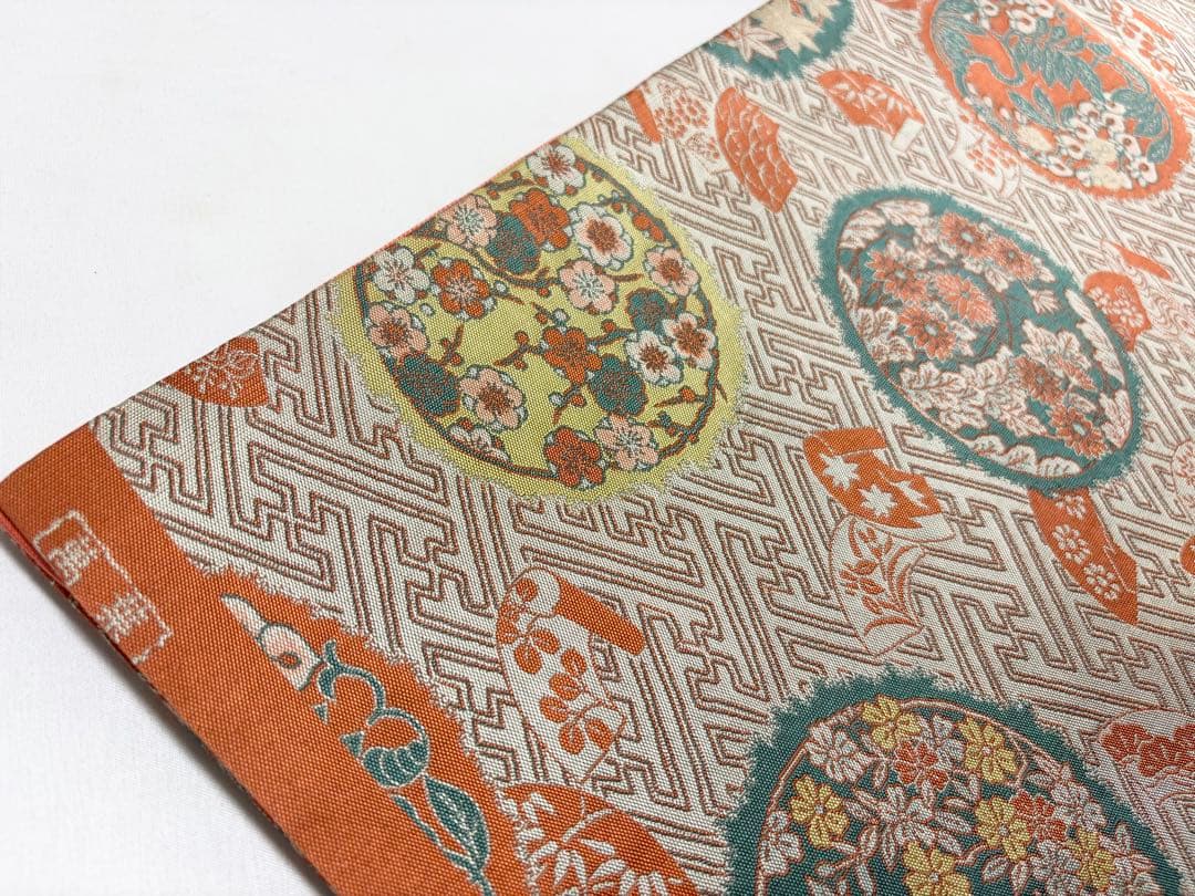 A 山喜織物謹製 萬葉 花々模様 グレー 正絹 全通 袋帯 O49