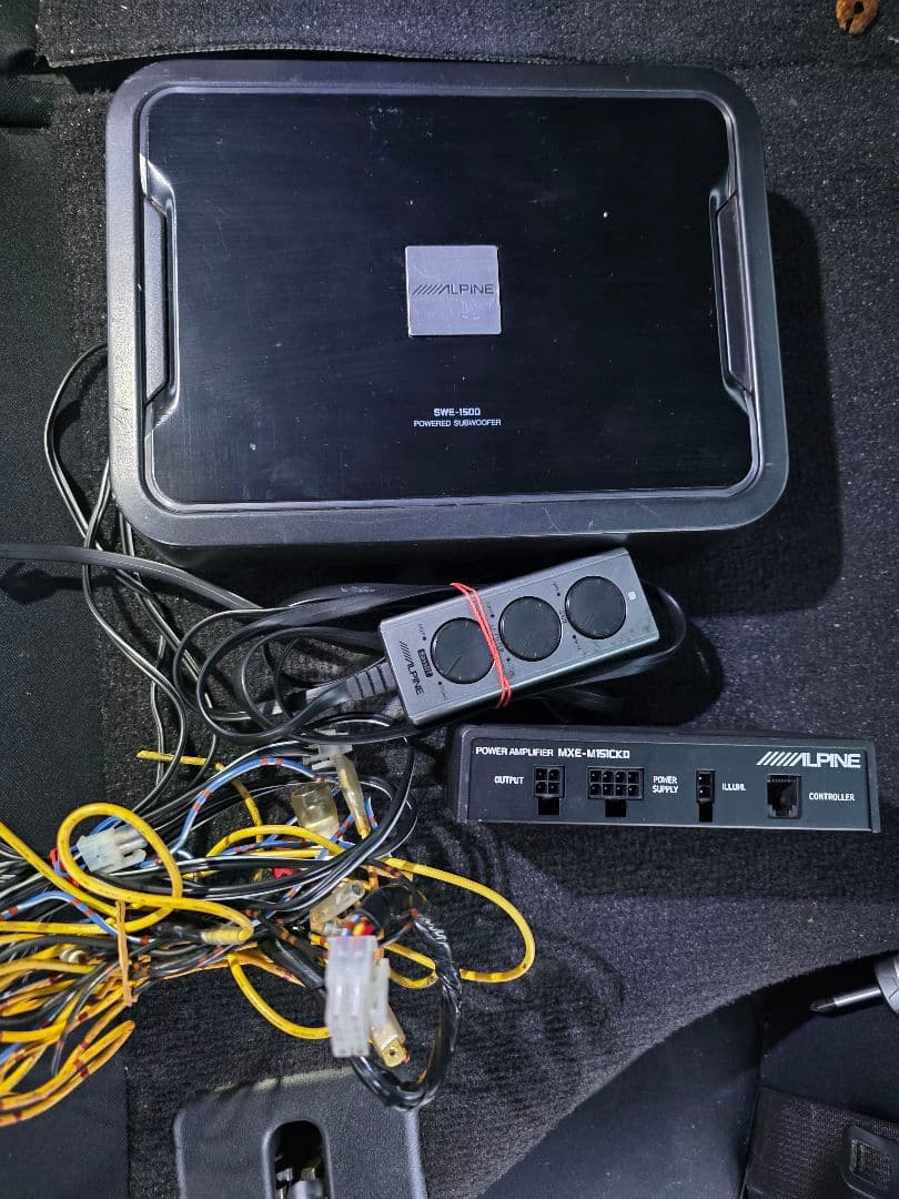 alpine SW-1500 サブウーファー　ワケアリ？