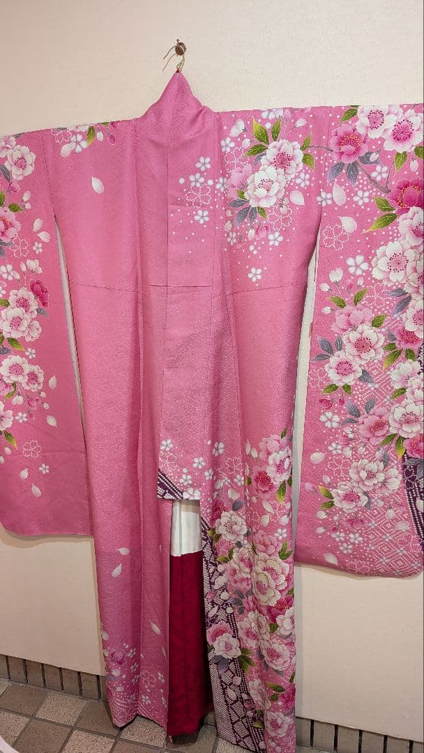 【美品】ピンク 花柄 振袖•Ｌサイズ