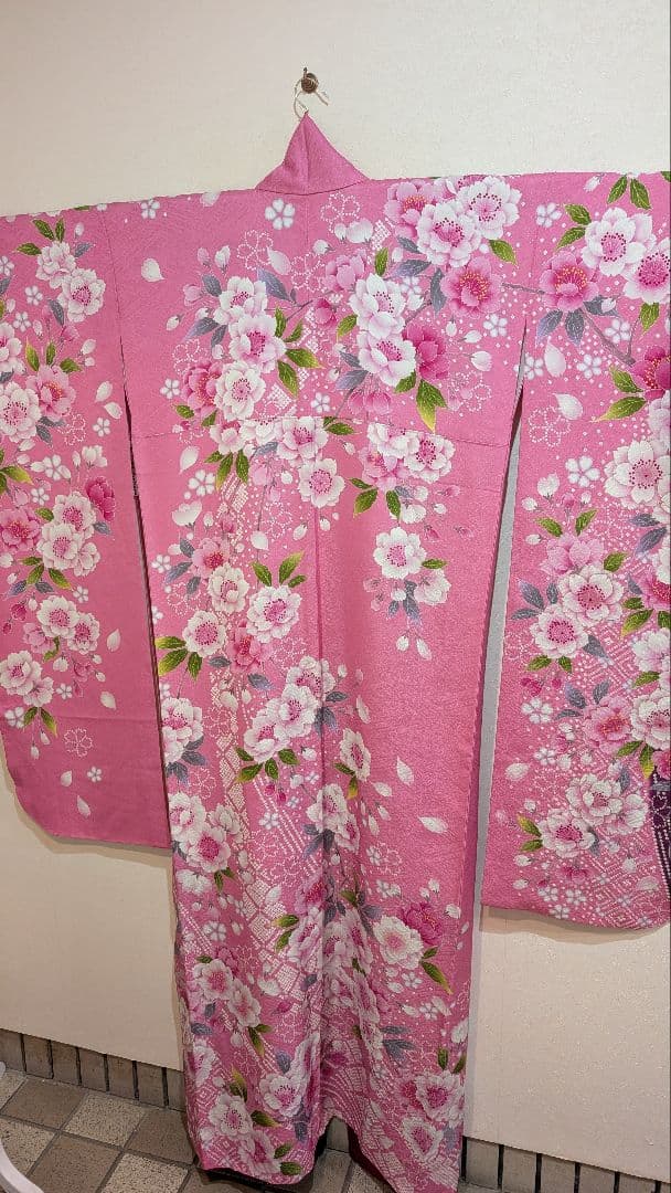 【美品】ピンク 花柄 振袖•Ｌサイズ