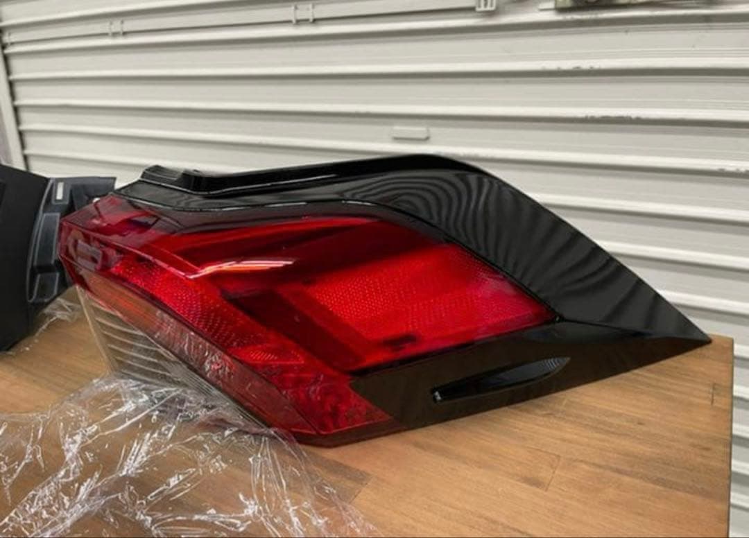 未使用　RAV4 50系USテールランプ左右