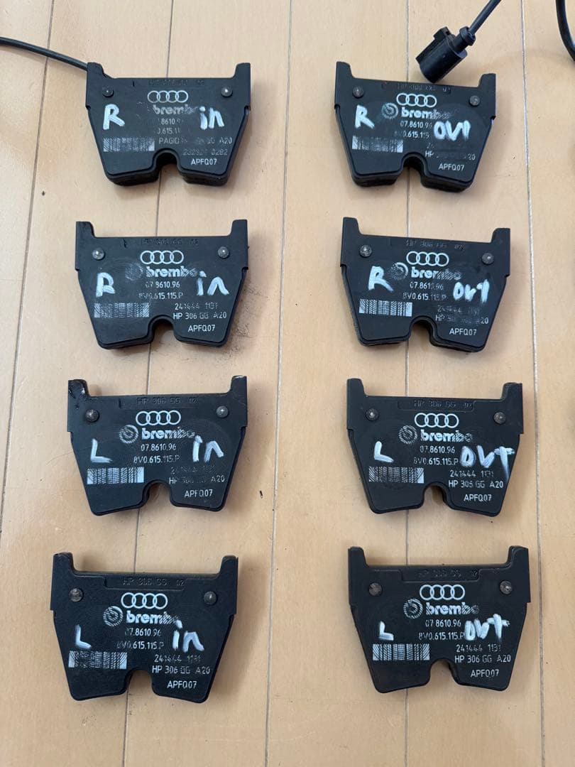 AUDIアウディTTRS(FV)純正ブレーキパッド前後用