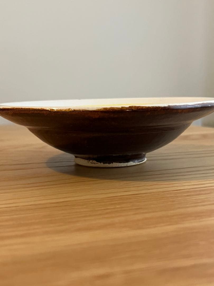 伊藤聡信　青と黄色の花模様の陶器ボウル