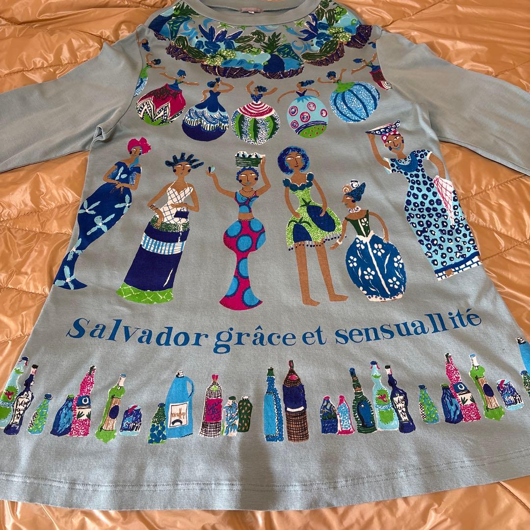 【未使用に近い】✨薄いブルー地にユニークな柄で長袖チュニック綿100%❣️