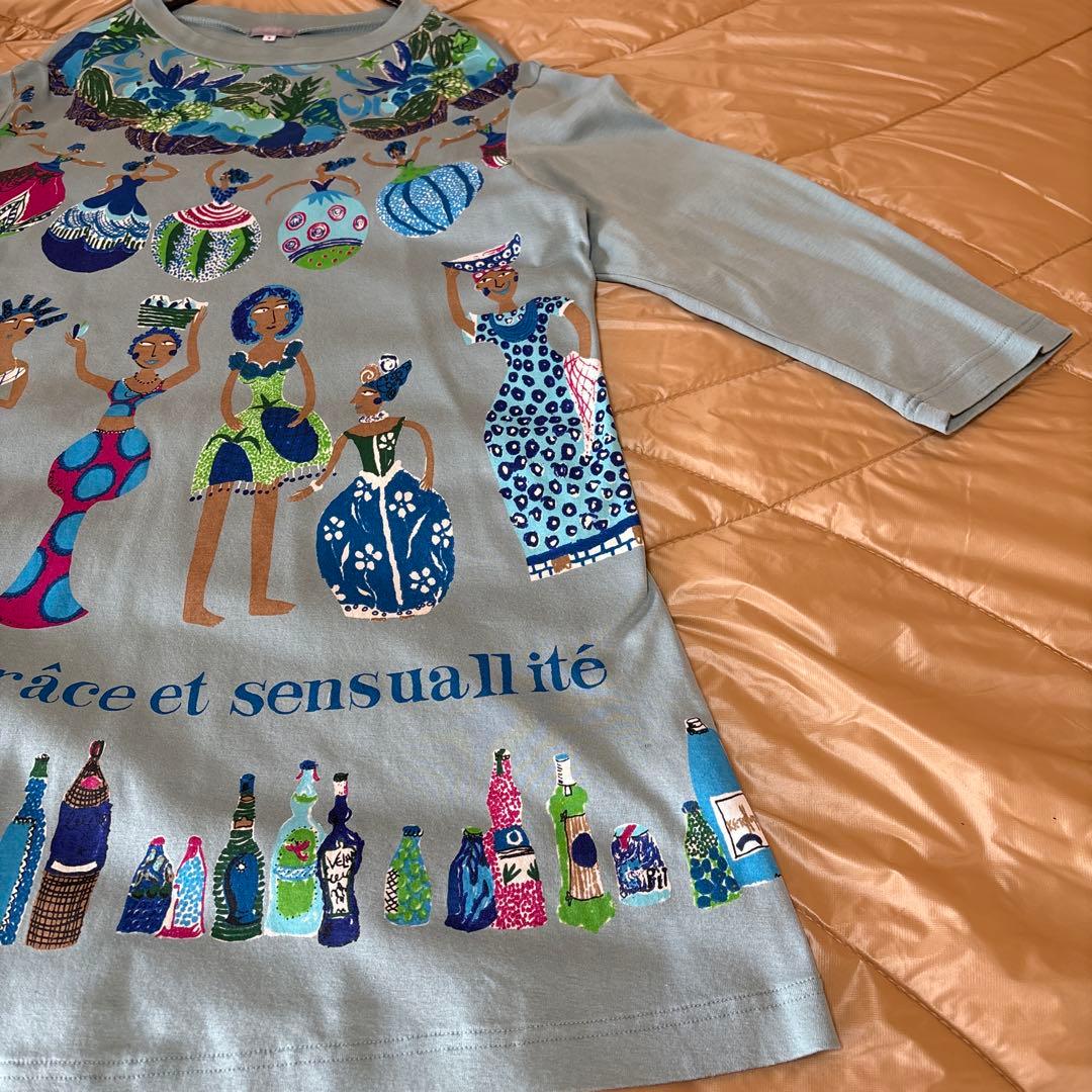 【未使用に近い】✨薄いブルー地にユニークな柄で長袖チュニック綿100%❣️