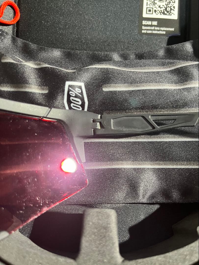 100% サングラス ハードケース付き