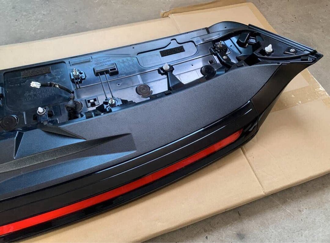 ハリアー　８０　８５　純正　ルーフスポイラー　Ｚグレード　中古　２１９