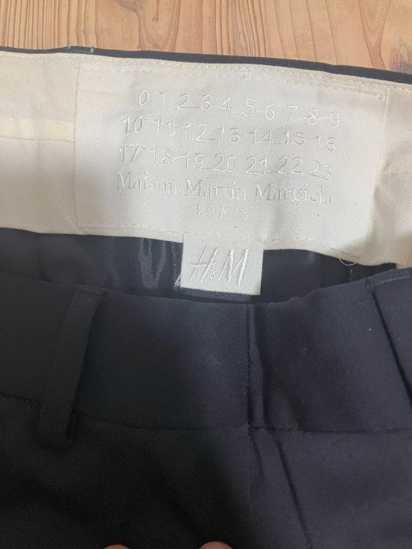 【 × Maison Margiela】コラボスーツ（ネイビー／EU50）