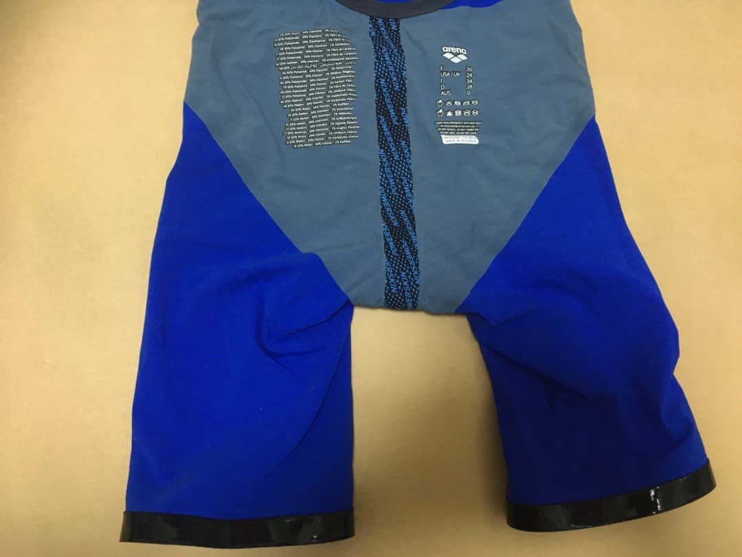 ひろさん arena POWERSKIN CARBON AIR2 XS ②