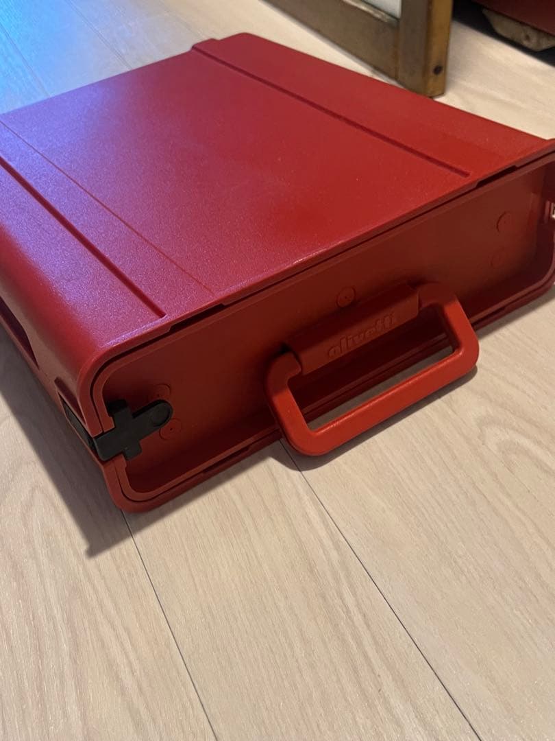 Olivetti オリベッティ Valentine タイプライター 中古品