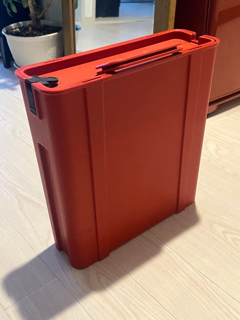 Olivetti オリベッティ Valentine タイプライター 中古品