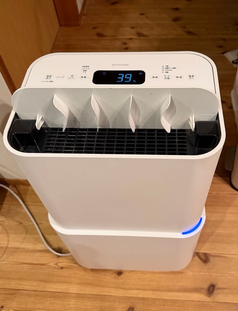 【高年式】アイリスオーヤマ 空気清浄機能付除湿機 PD-A140-W