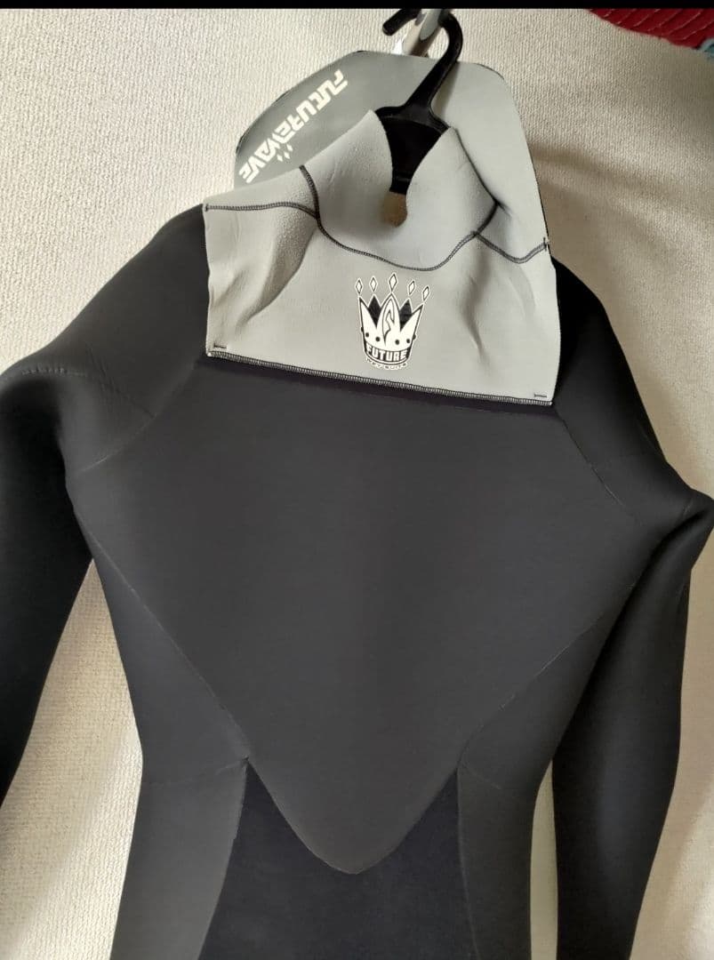 美品　FUTURE WAVE　フューチャー　セミドライウェットスーツ 5×3