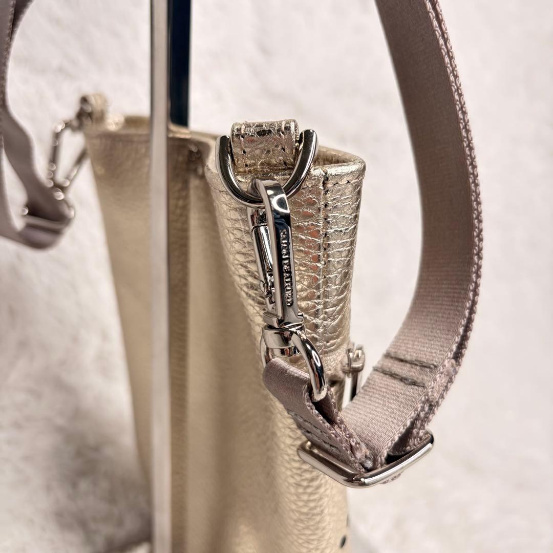 極美品✨サロンドアルファード スマイリーフェイス　ショルダーゴールド　レザー