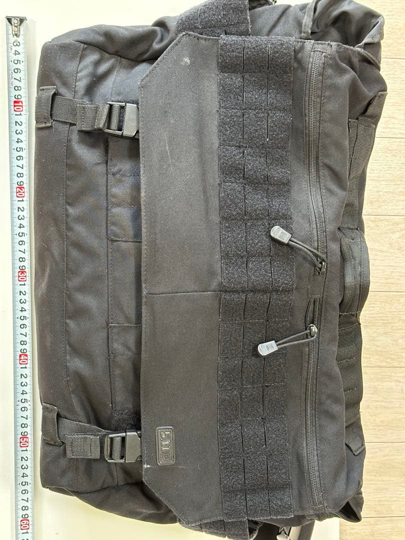 5.11タクティカル　メッセンジャーバッグ