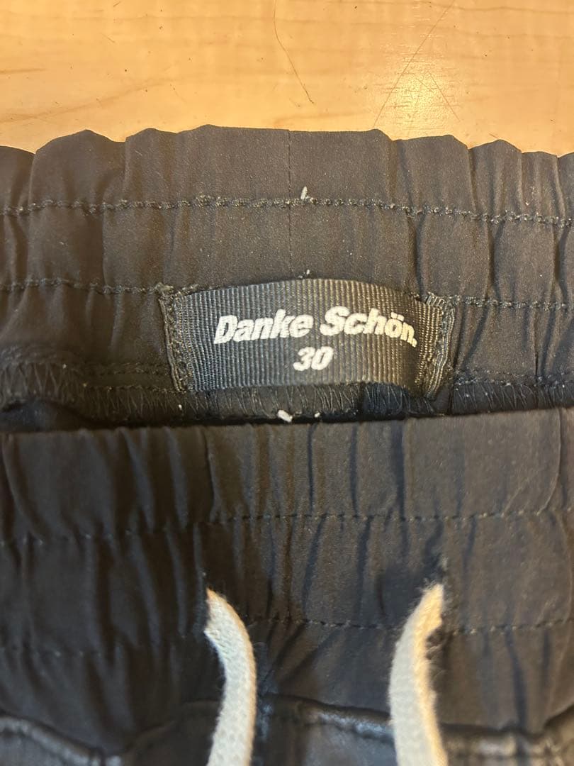 ダンケシェーン Danke Schon カーゴパンツ レザー調 黒　Mサイズ