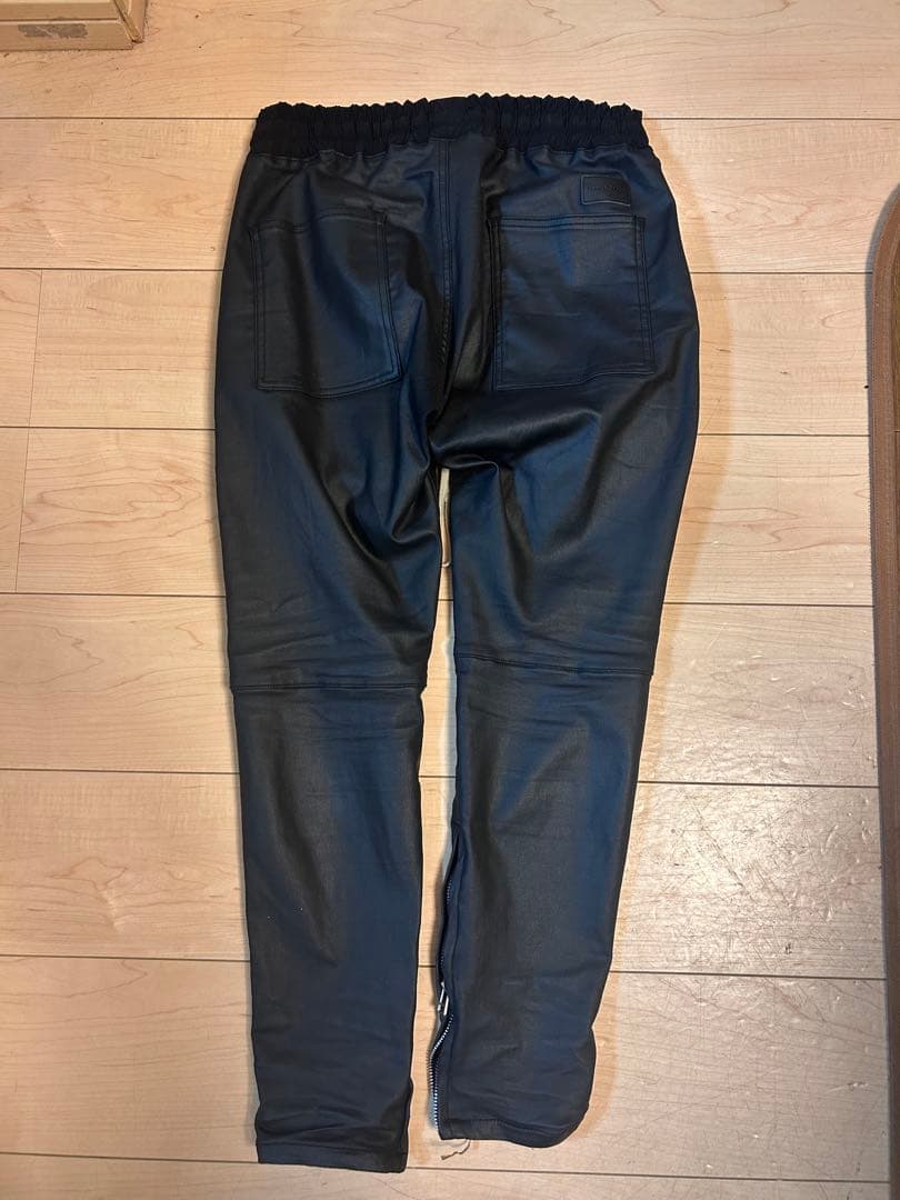 ダンケシェーン Danke Schon カーゴパンツ レザー調 黒　Mサイズ