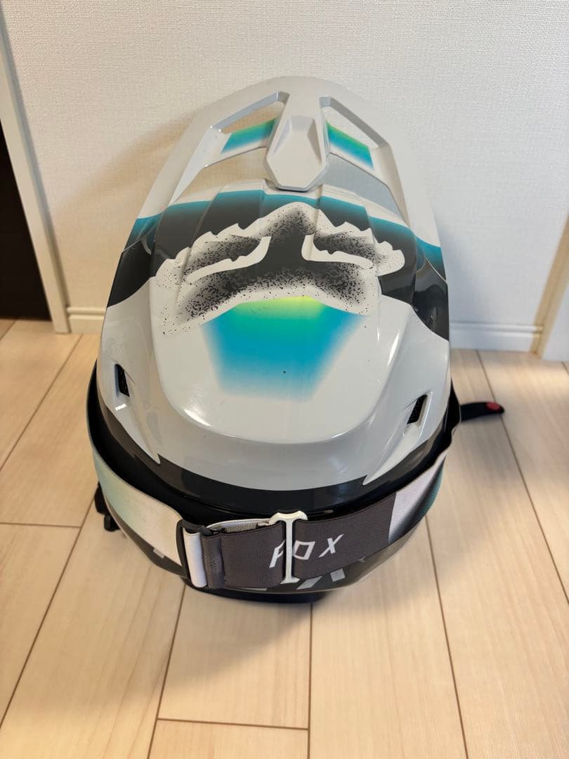 Fox Racing V1 フルフェイスヘルメット グレー/グリーン