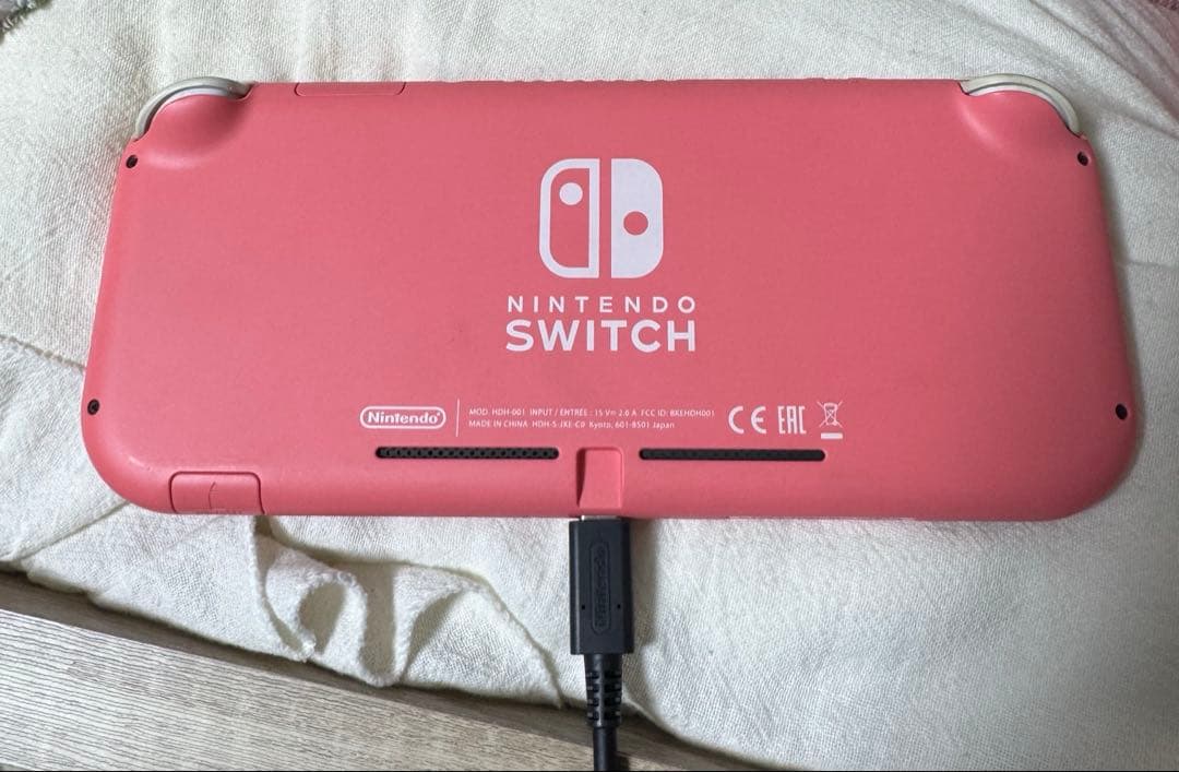 Switch Lite Coral 本体のみ