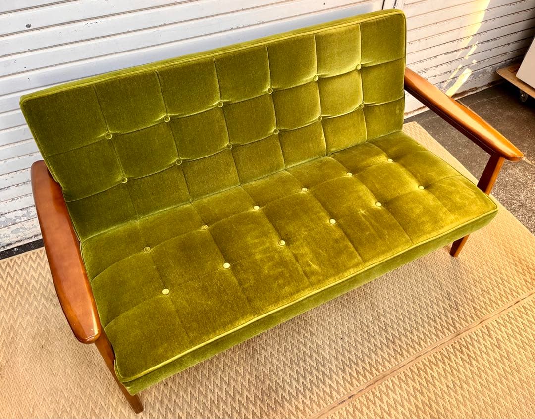 ③ 【送料込み】カリモク60 Kチェア モケットグリーン　2人掛けソファ