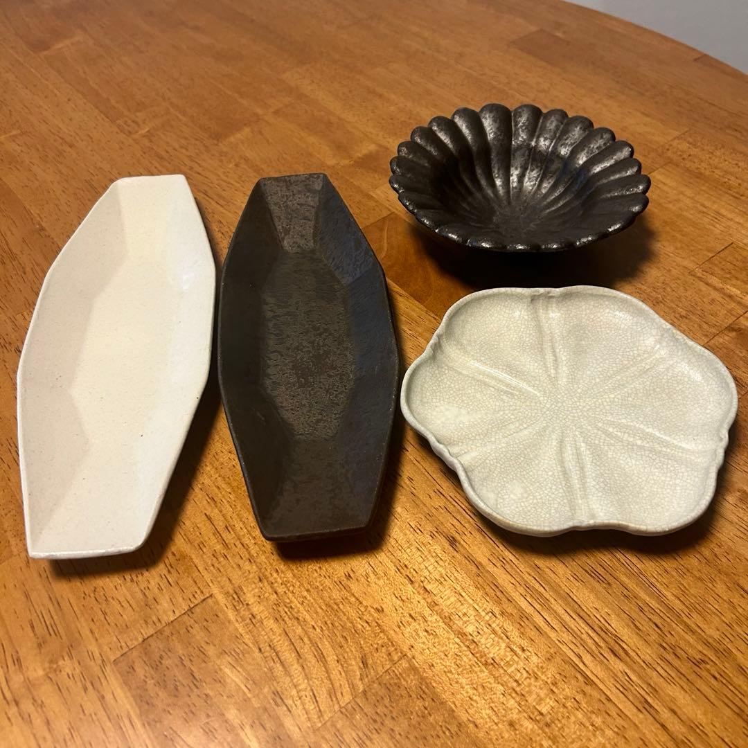 安福由美子 八角長皿 黒1枚・白1枚 菊鉢 黒1枚 フリル小皿 白1枚 計4枚