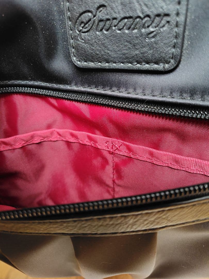 swany スワニーキャリーバッグ　ケース クレーペ　ストッパー付き ブラック