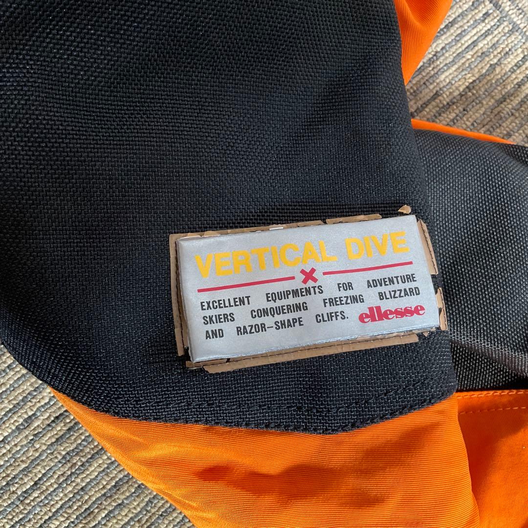 ellesse VERTICAL DIVE フード付きジャケット