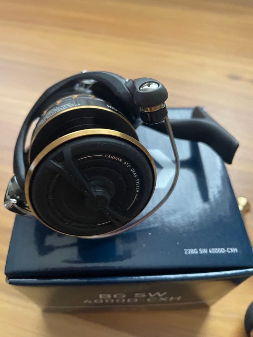 さ*ら様 【美品】ダイワ　BG SW 4000D-CXH ベスト用ポーチ付き