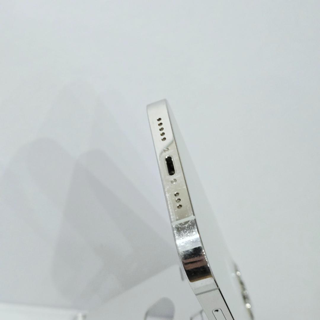01 iPhone12Pro シルバー SIMフリー 256GB BT86%