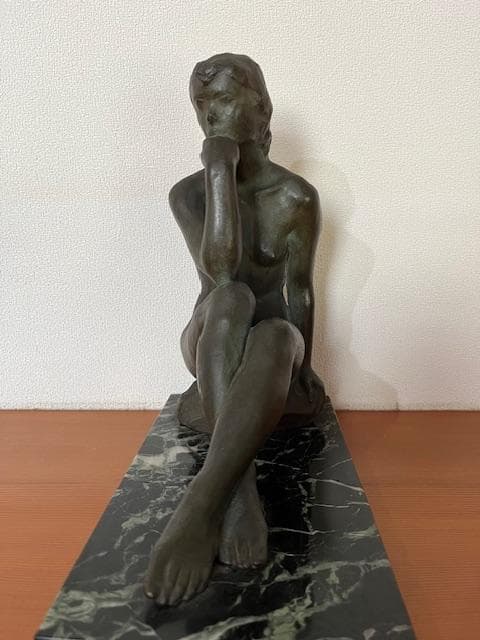 ブロンズ女性像 大理石台座