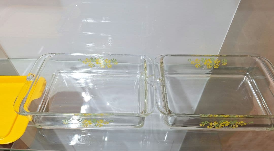 PYREX　オールドパイレックス　花柄　ガラス保存容器 2段　蓋1枚　未使用品