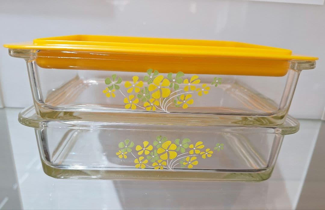 PYREX　オールドパイレックス　花柄　ガラス保存容器 2段　蓋1枚　未使用品