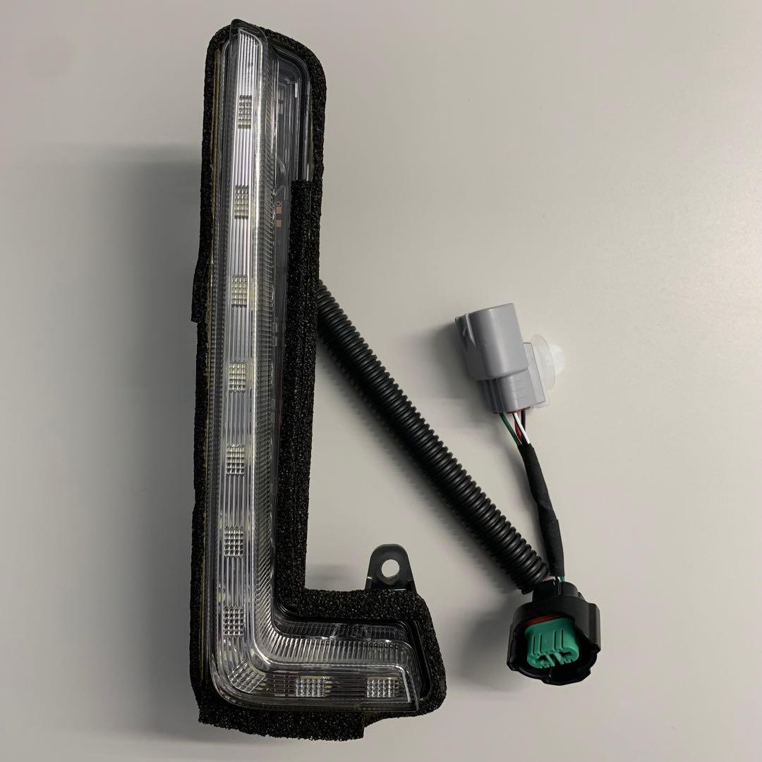 ダイハツ ムーヴ 純正イルミネーションライト 左右セット