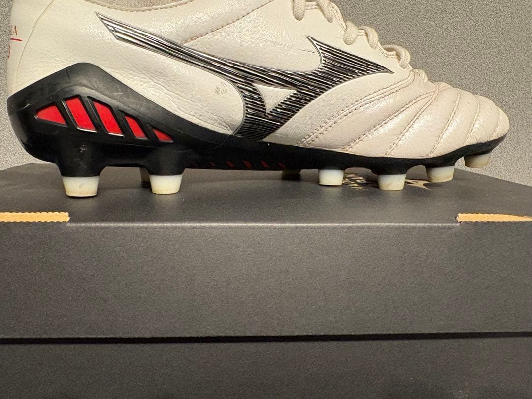 ミズノ　サッカースパイク　モレリアネオIII Japan