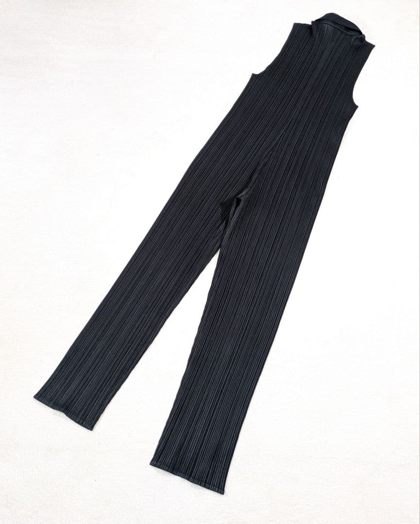 プリーツプリーズ　イッセイミヤケ　プリーツ　ジャンプスーツ　ジップデザイン