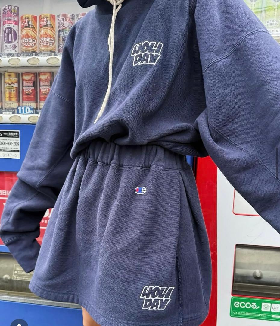 holiday journal standard フーディとミニスカートセット