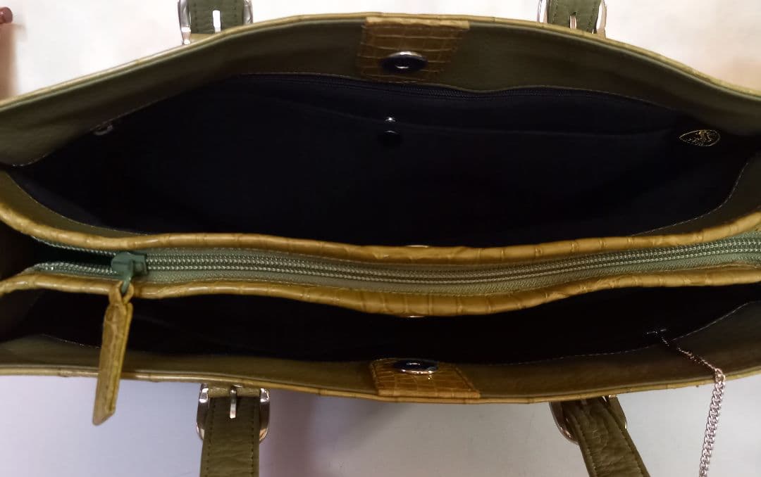 GRES クロコダイルバッグ JRA認定品　カーキー　緑 ビジネスバッグ