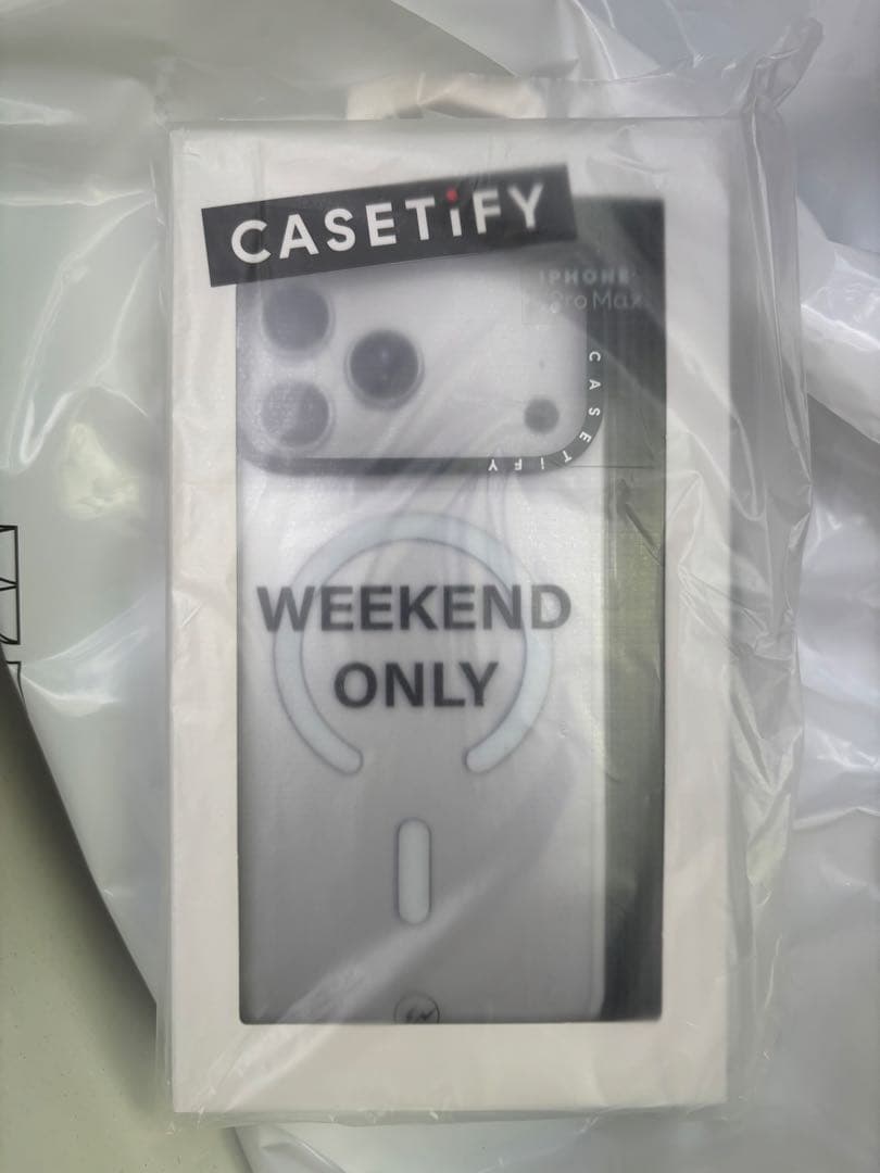 iPhone17PromaxWEEKEND店舗限定フラグメント CASETiFY