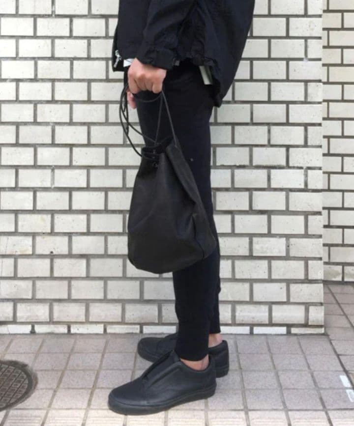 RIPVANWINKLE バッグ レザー ボンサック型 サコッシュ
