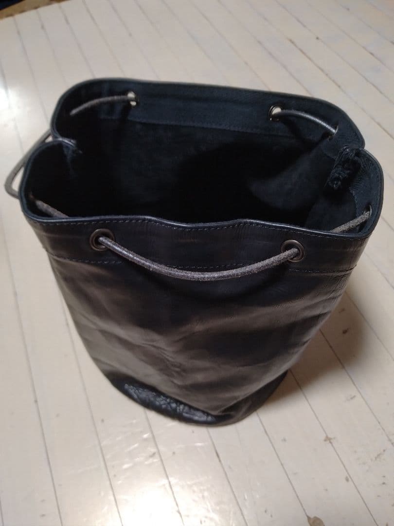 RIPVANWINKLE バッグ レザー ボンサック型 サコッシュ